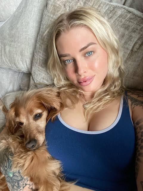 Escort Hookup Available for Mature Minds HMU ?????
