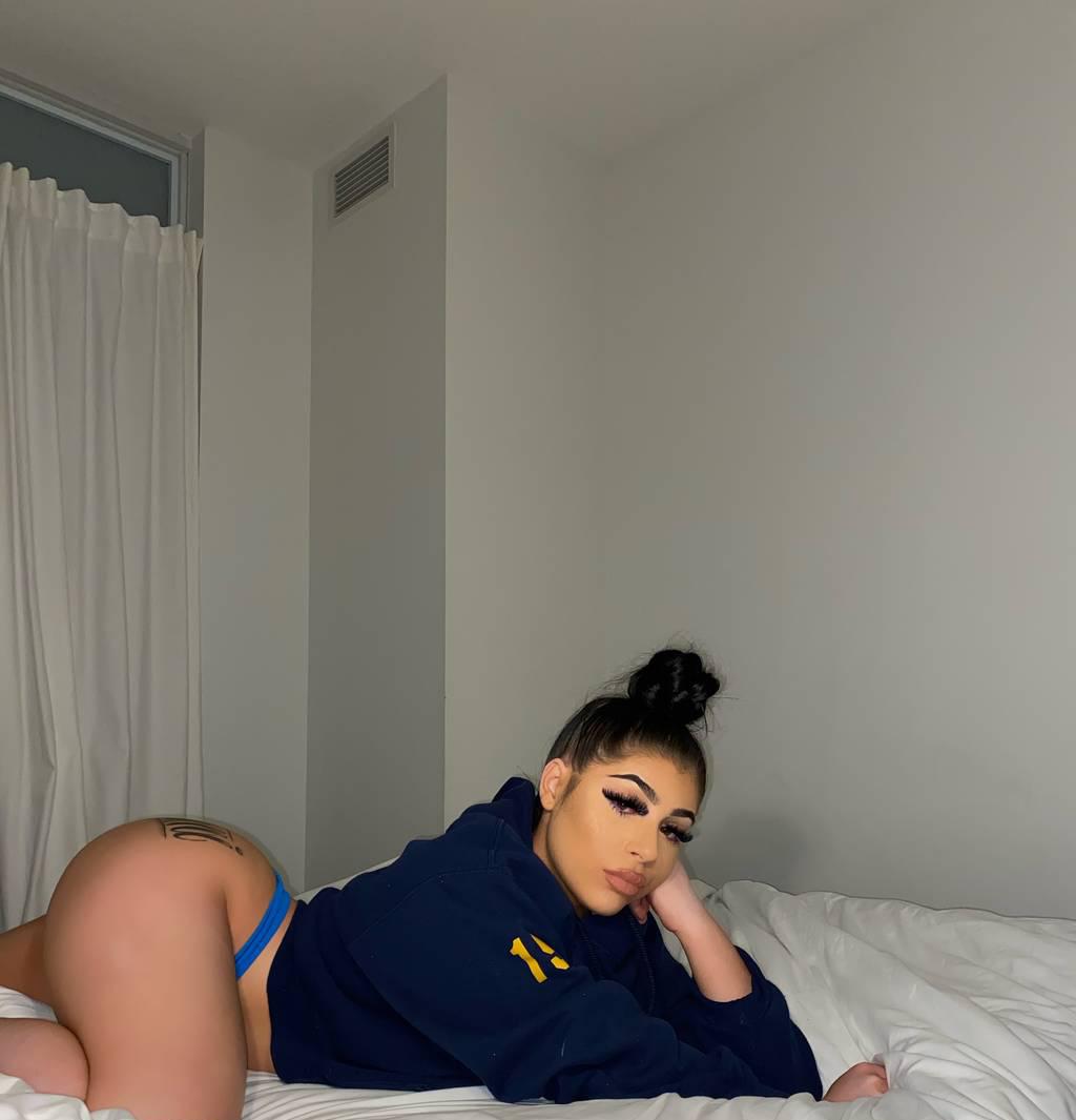 Exotic Bombshell ready for fun