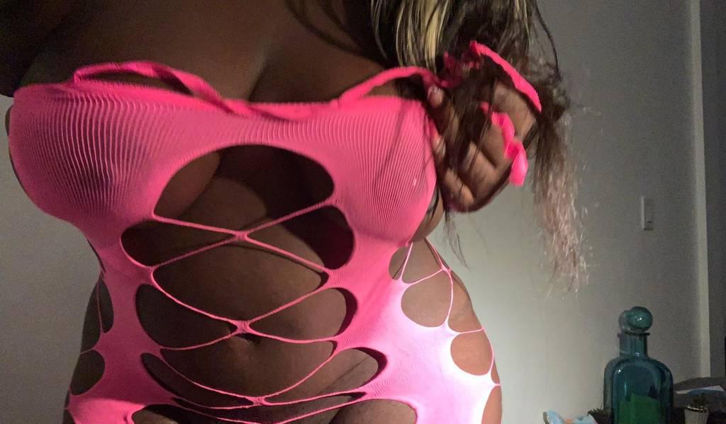 H-town/Burlington Busty Curvy chocolate delight-Outs