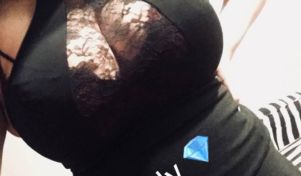 $80HH special (Cambridge only) 36dd busty, curvy, brunette