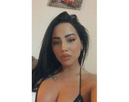  Maya Cambridge Fresh Sexy Brunette
