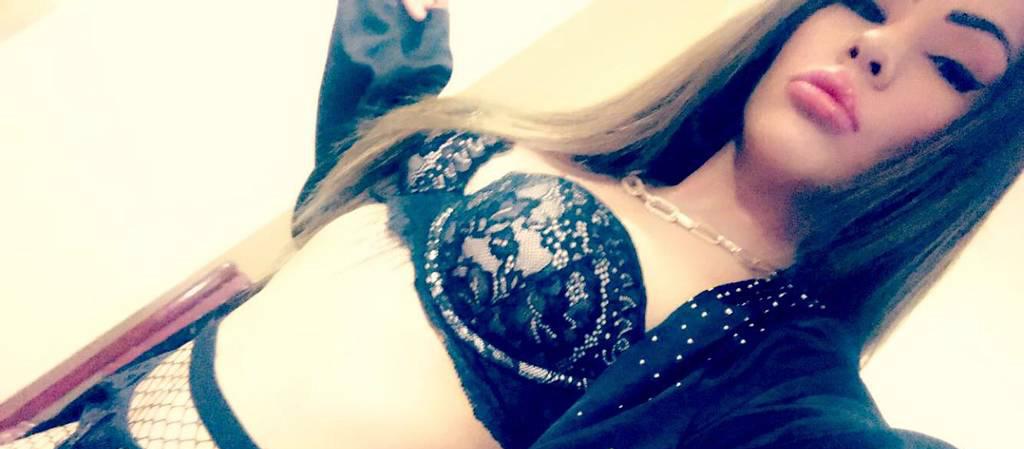 Kylie.K•your dream girll don’t miss out Outs only